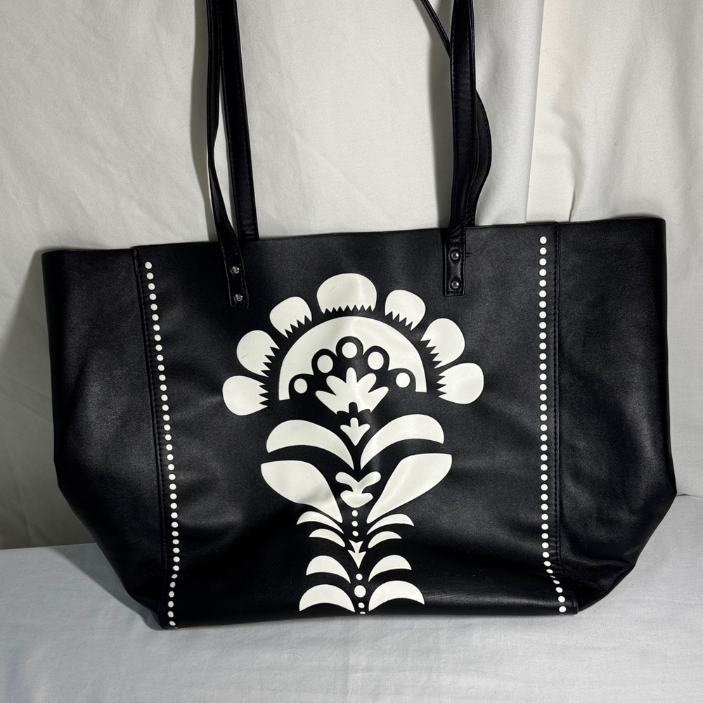 Vera Bradley Black and White Floral Tote